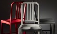 Plastová židle 111 Navy Chair od Emeco z láhví Coca-Cola