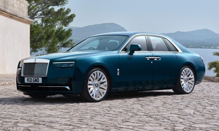 Rolls-Royce modernizuje druhou generaci oblíbeného modelu Ghost a představuje Series II