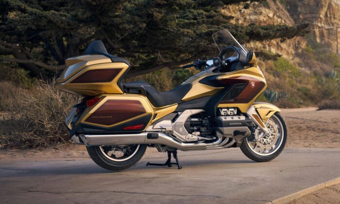 Ikonická motorka Honda Gold Wing slaví 50 let speciální výroční edicí nejen ve zlaté